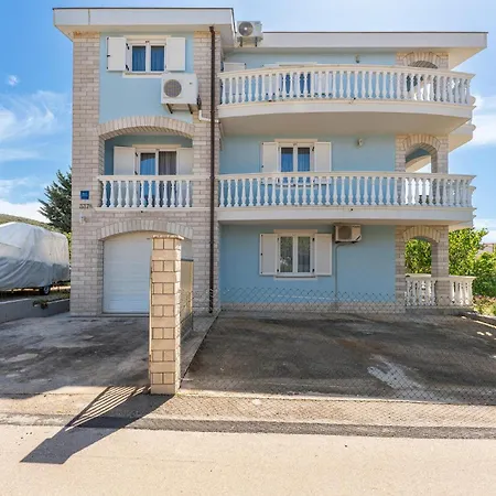 Cozy In Appartement Sveti Filip i Jakov